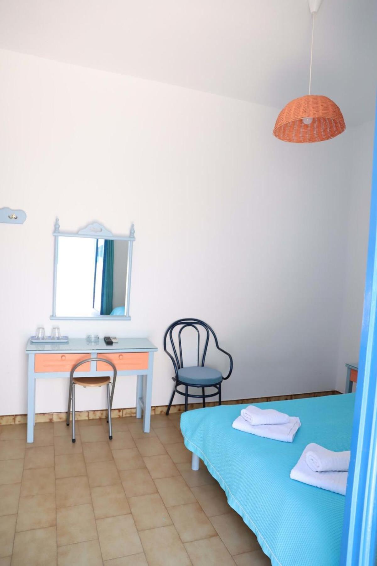 Santorini Seaside Retreat - Flora'S Summer Escape بيريسا المظهر الخارجي الصورة